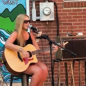 Meet your Posher, Brandi